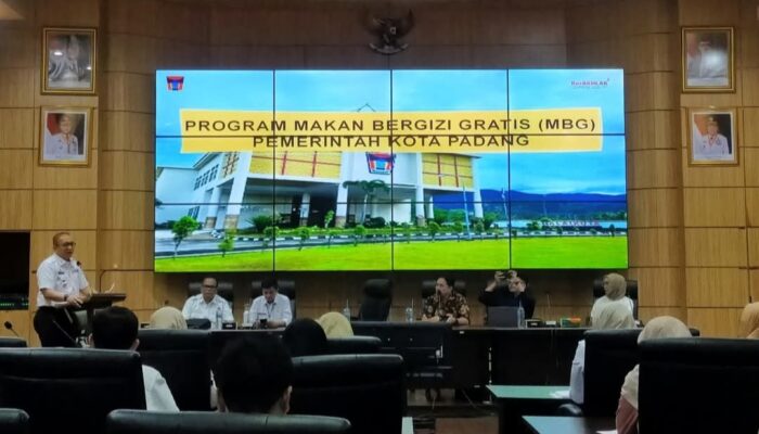 Tim Dukungan Setneg Tinjau Pelaksanaan MBG di Padang