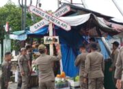 PKL di Kawasan Jalan Jhoni Anwar di Razia Satpol-PP