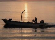 Dua Nelayan Batang Gasan Hilang Kontak di Perairan Tiku