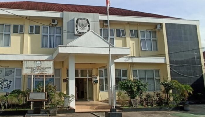 Tiga Tahun Berturut KPU Padang Pertahanankan Badan Publik Informatif
