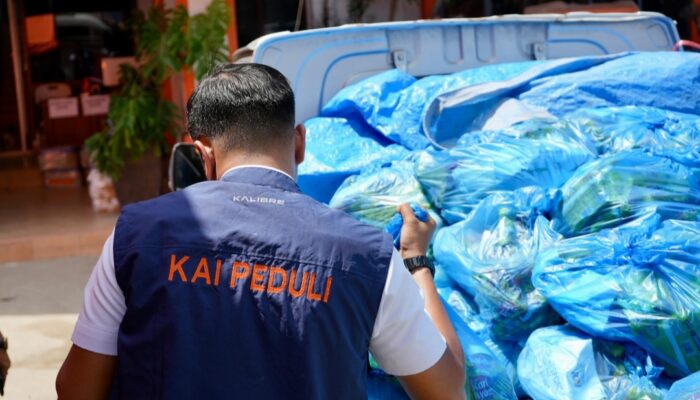 KAI Sumbar Salurkan Bantuan Bencana Alam Tahap 3 Senilai 100 Juta