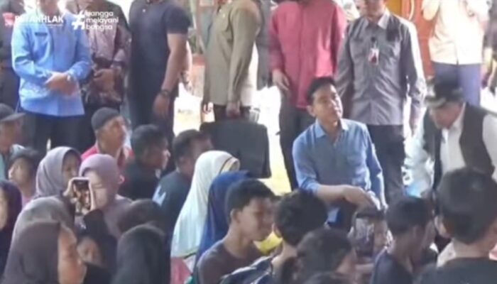 Wapres Gibran di Sumbar Ingatkan Pengungsi Banjir, dan Longsor Diperhatikan