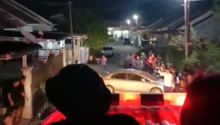 Kebakaran Hanguskan Dua Rumah di Perumahan Green Kartika Residence Air Dingin