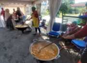 Dinas Pariwisata Padang Masak Rendang untuk Korban Banjir