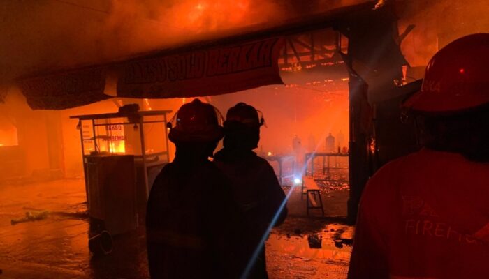 Kebakaran Hanguskan Empat Bangunan di Nanggalo