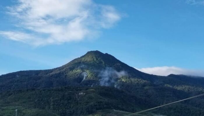 PVMBG: Aktivitas Gunung Talang Naik ke Level Waspada
