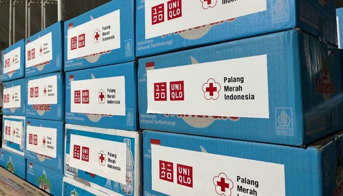 UNIQLO Bantu Rp 1,1 Miliar dan Pakaian bagi Masyarakat Terdampak Bencana di Sumatra