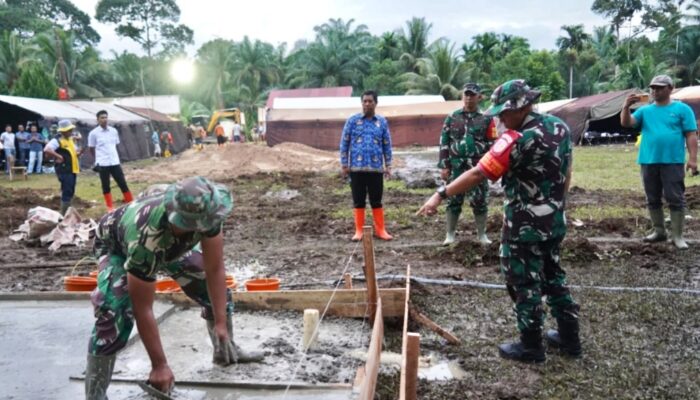 Danrem 032/Wirabraja Tinjau Pembangunan Huntara di Agam