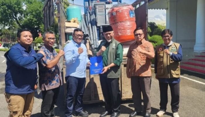 Undip Bantu Mesin Pembersih Air Bersih Untuk Sumbar