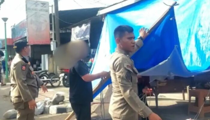 Langgar Perda Trantibum PKL di Alang Laweh Ditertibkan Satpol PP