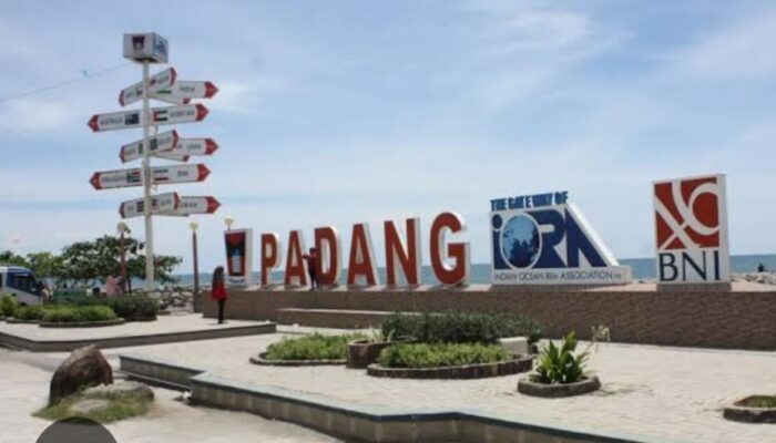 Libur Nataru, Pantai Padang dan Gunung Padang Masih Jadi Favorit