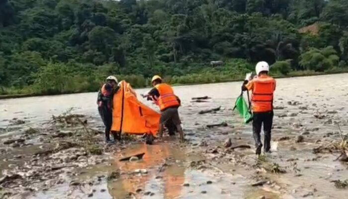 Pria 57 Tahun Hanyut di Sungai Pantai Lubna 50 Kota