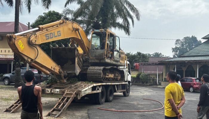Polisi Tangkap 8 Terduga Pelaku PETI di Pasaman Barat