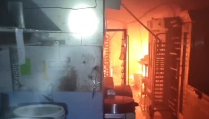 Kebakaran Ruko Bakery di Padang Selatan, Kerugian Capai Rp150 Juta