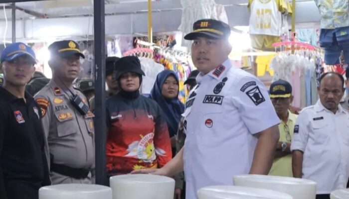 Dinas Gandeng Kepolisian Tertibkan Pedagang Pasar Raya Padang