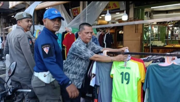 Satpol-PP Terus Razia PKL Yang Jualan di Area Pejalan Kaki