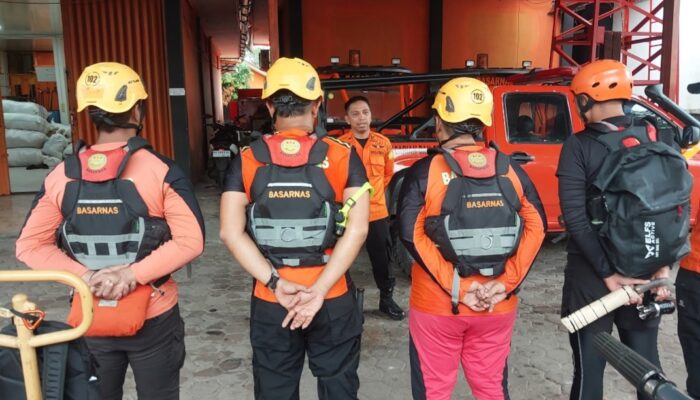 8 Remaja Terjebak Banjir di Air Terjun Sungai Bangek Padang