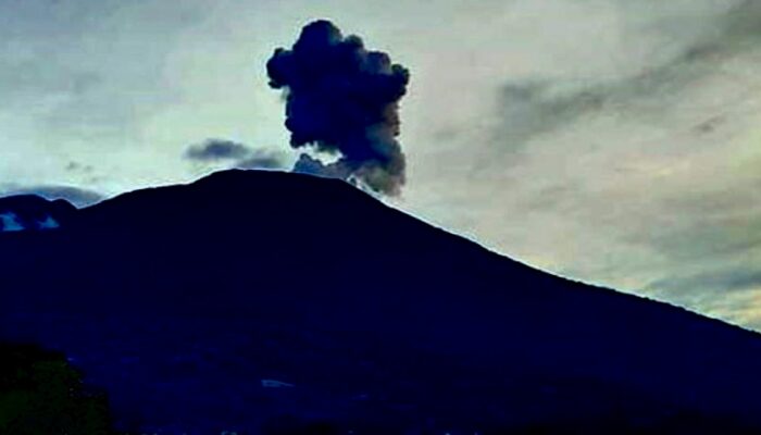 Gunung Marapi Erupsi, Kolom Abu Belum Teramati, Status Waspada