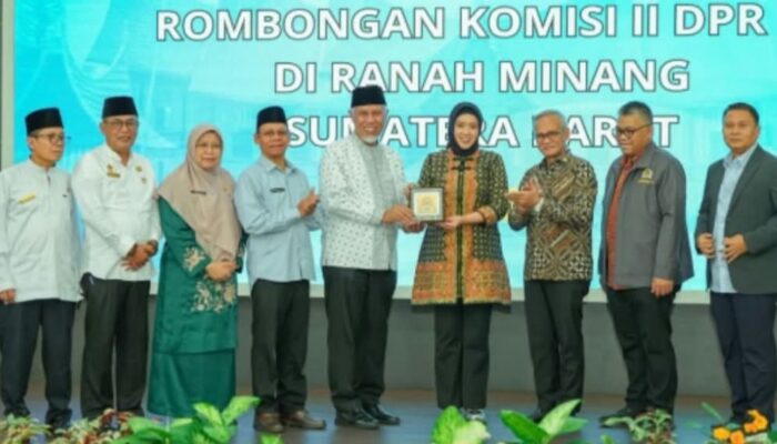 Mahyeldi Desak DPR RI Kawal Pencairan TKD untuk Pemulihan Bencana