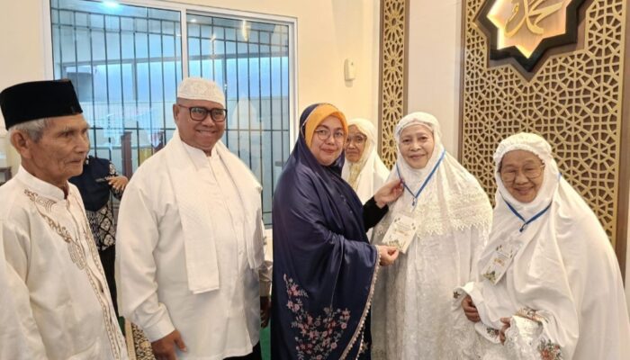 Top, Masjid Ar-Raudhah Kampung Lapai Gelar Pesantren Lansia