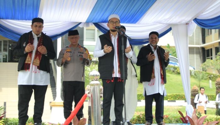 Doa Bersama di Polda Sumbar, Adi Hidayat Ingatkan Polri Jaga Amanah dan Integritas