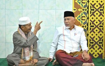 Mahyeldi Iktikaf di Masjid Tertua di 50 Kota Masjid Raya Balai Gadang Mungo