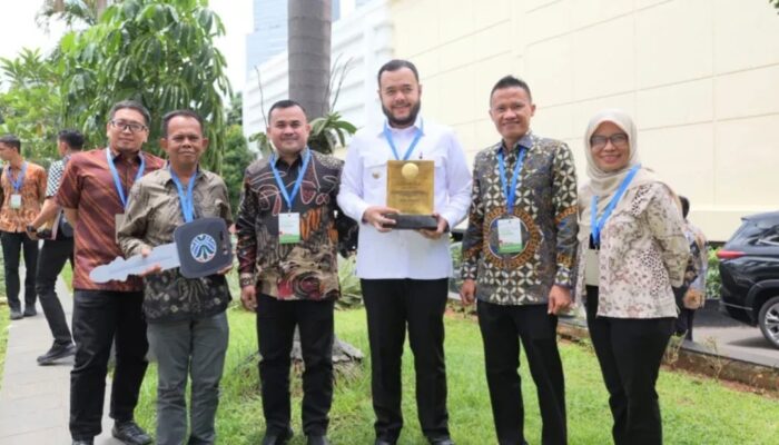 Padang Raih Sertifikat Adipura 2026, Fadly Amran: Adipura Diperketat