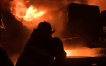 Kebakaran Gudang Batu Bara di Lubeg, Satu Excavator Hangus Terbakar