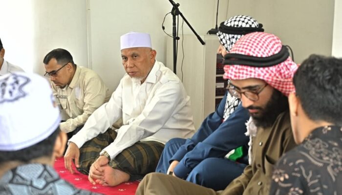 Gubernur Serahkan Bantuan Rp385 Juta dari Sumbar untuk Palestina