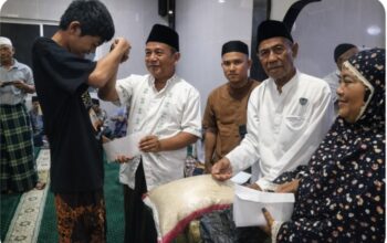 Nuzulul Qur’an di Masjid Ukhuwah Kampung Guci Khidmat, Anak Yatim Terima Santunan