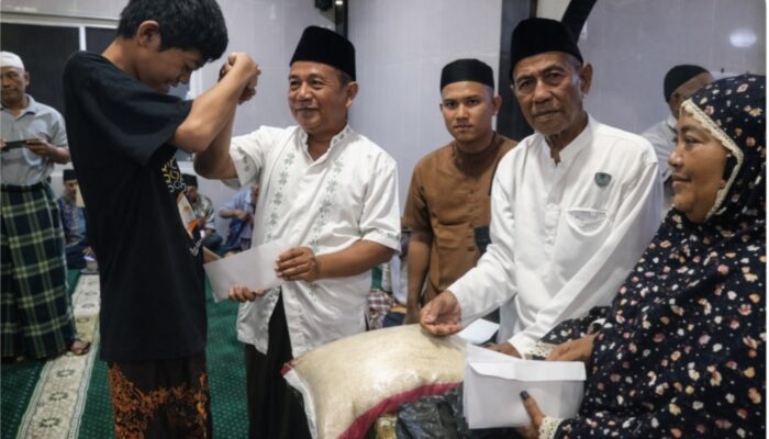 Nuzulul Qur’an di Masjid Ukhuwah Kampung Guci Khidmat, Anak Yatim Terima Santunan