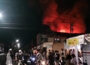 Kebakaran Rumah di Padang Damkar Kerahkan 9 Armada, Kerugian Ratusan Juta