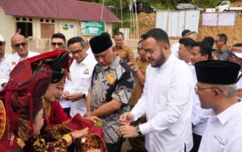10 Huntap Kampung Tangguh Kadin di Batu Busuk Diserahkan