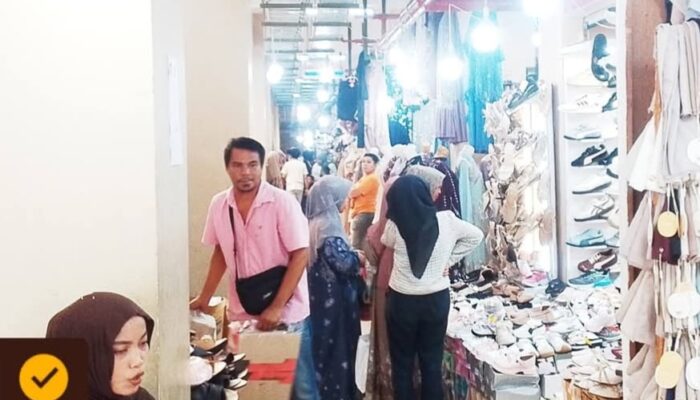 Lebaran Sudah Dekat: Fase VII Dipenuhi Pengunjung Berbelanja