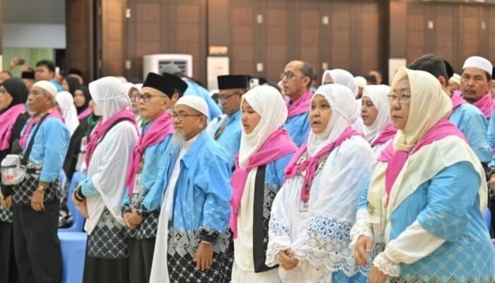 Kloter Pertama Haji Embarkasi Padang, 384 Jamaah Berangkat ke Madinah