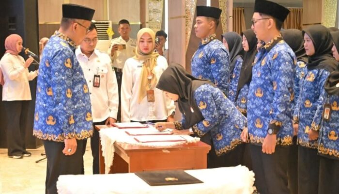 Sumpah ASN Baru Sumbar Ingatkan Pegang Teguh Integritas dan Nilai BerAKHLAK