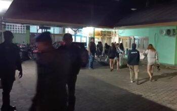 Satpol PP Padang Razia Hiburan Malam yang Bandel, 14 LC Diamankan