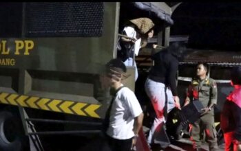 Empat Pasangan Tak Sah Digerebek Satpol PP Padang di Hotel, dan Lima Remaja Putri