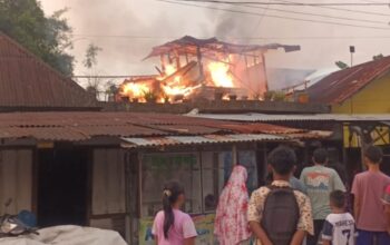 Gudang Rumah di Banuaran Padang Terbakar, Api Muncul dari Lantai Dua