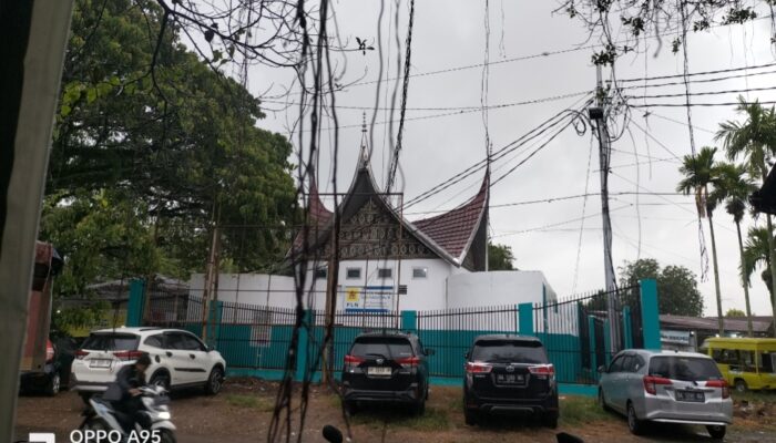 Waspada! BMKG Keluarkan Peringatan Dini Cuaca Ekstrem di Padang, Hujan Lebat dan Angin Kencang 