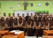 KPU Tanah Datar Mengajar di SMA 2 Batusangkar, Ajak Pemilih Pemula Melek Demokrasi