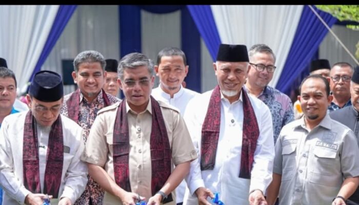 Menaker Resmikan Sumur Bor di Koto Tangah, Ribuan Anak Muda Dapat Pelatihan IT