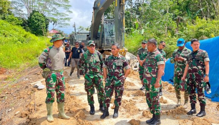 Wadanpusterad ke- Mentawai Pastikan Program Karya Bakti TNI AD Sesuai Target