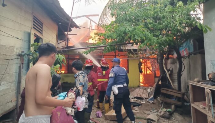 Kebakaran Hebat di Kampung Jao Padang, 34 Rumah dan Gudang Sparepart Nyaris