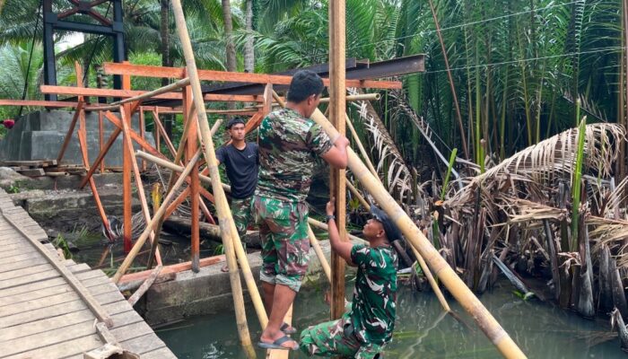 Pembangunan Jembatan Beriulou TNI di Mentawai Masuki Proses Pemasangan Besi