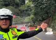Jalur Putus, Longsor Lembah Anai Putuskan Akses Padang- Bukittinggi