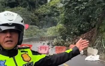 Jalur Putus, Longsor Lembah Anai Putuskan Akses Padang- Bukittinggi