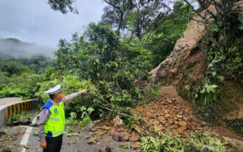 Longsor Lembah Anai Belum Dibersihkan, Jalur Padang–Bukittinggi Masih Ditutup