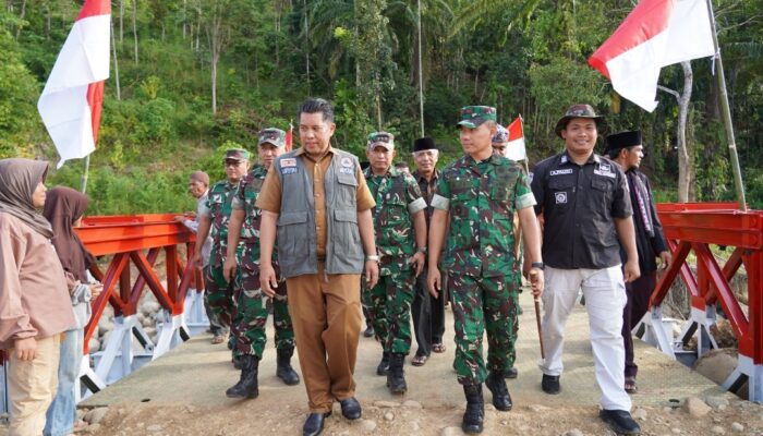 Selesai, Jembatan Bailey Aia Timur Diresmikan Danrem 032/Wbr