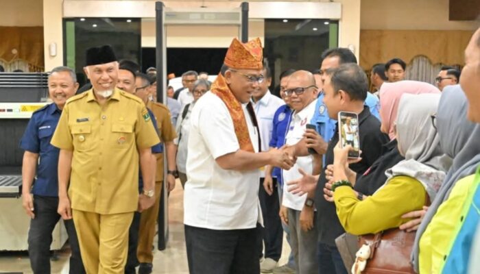 Ke Sumbar Menteri LH Bahas Perdagangan Karbon dan Pengelolaan Sampah